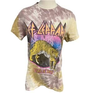 Def Leopard High N Dry Tie Dye Women’s S/P Rock Band Tee Leopard Graphic Shirt